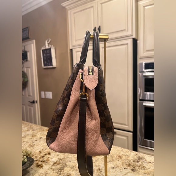 AUTHENTIC LOUIS VUITTON
Damier Canvas Ebene
Normandy Bag - Picture 3 of 16